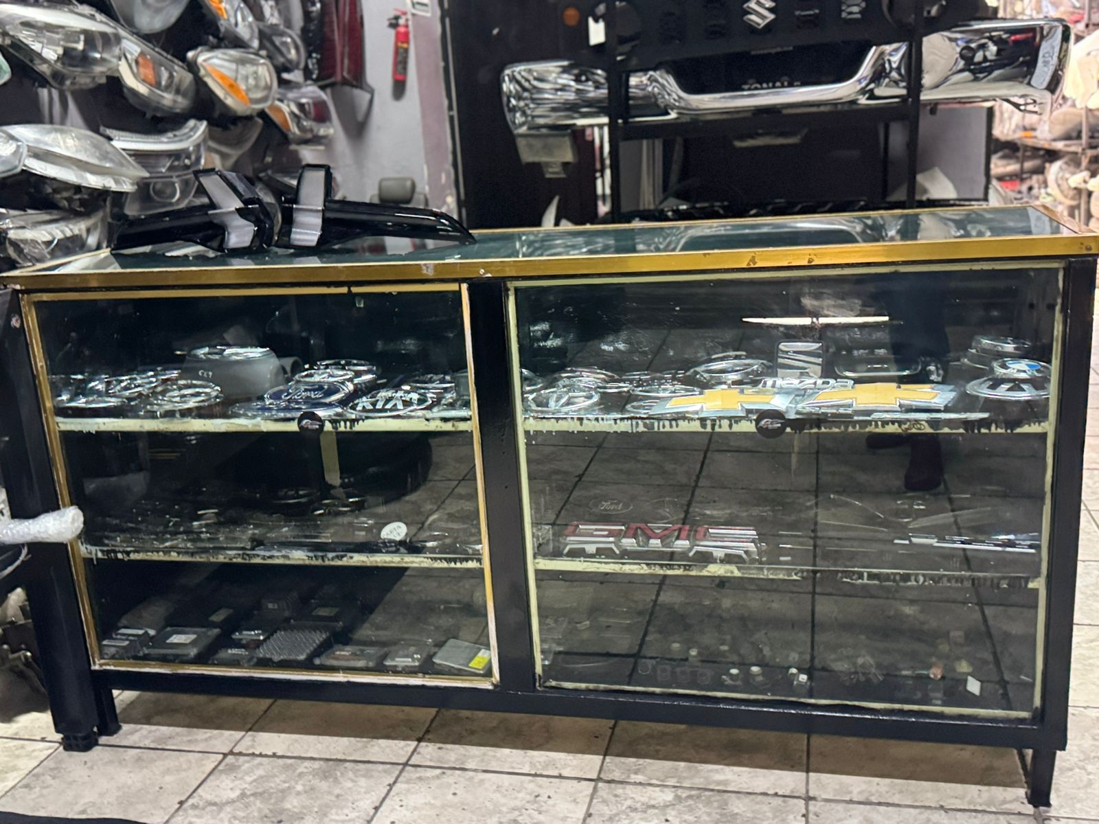 Tienda RV COLLISIONS 4